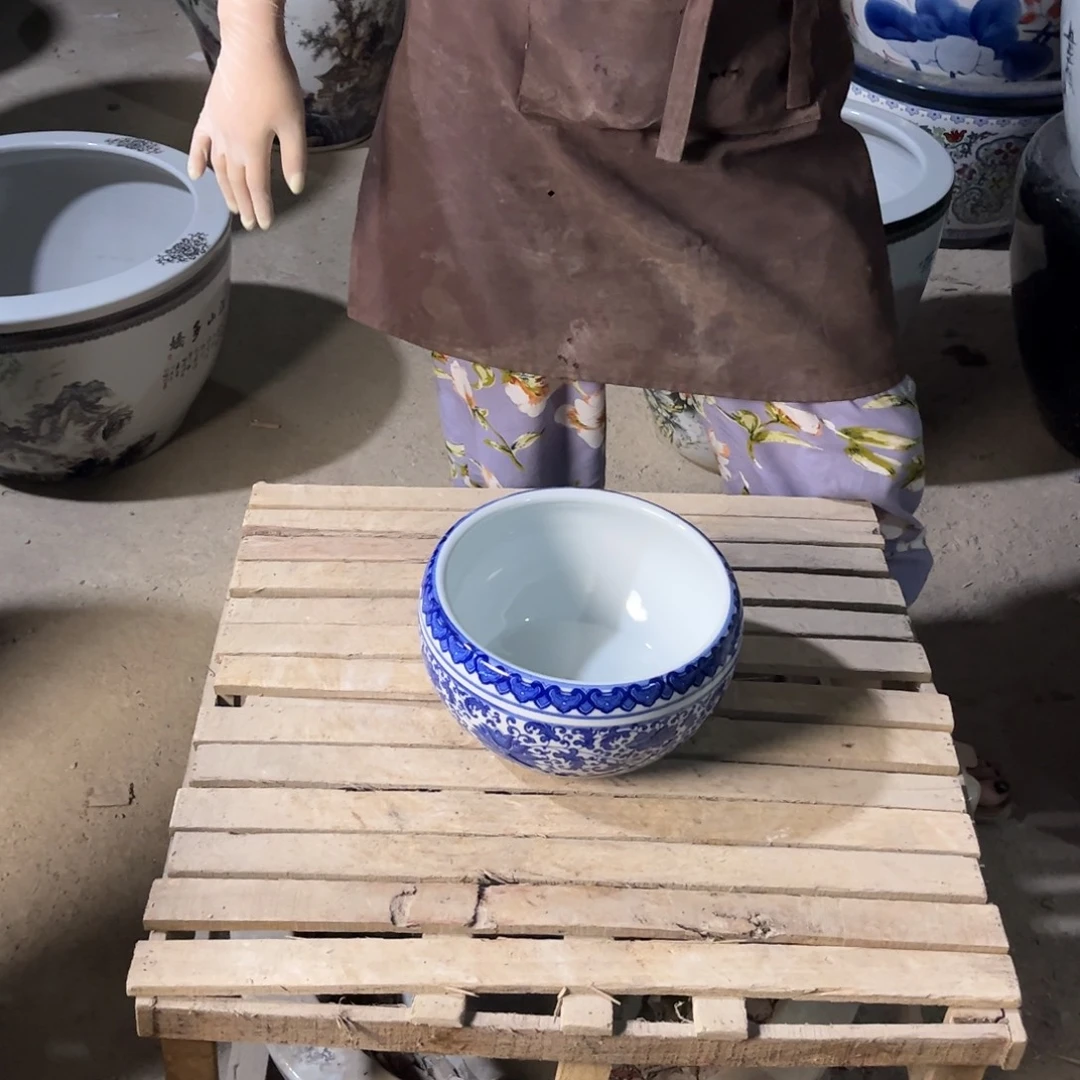 瓷片缠枝莲23.8888888888