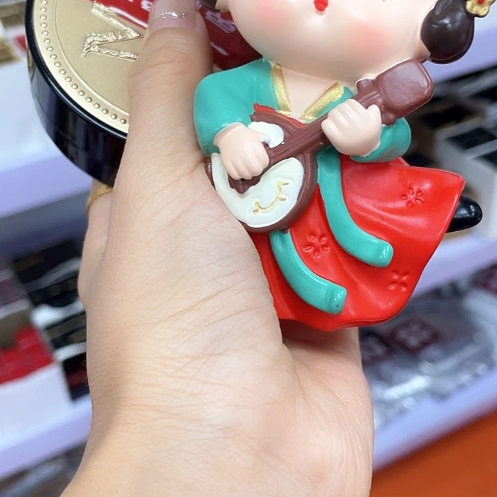 瓷片毛家垫子陶瓷娃娃