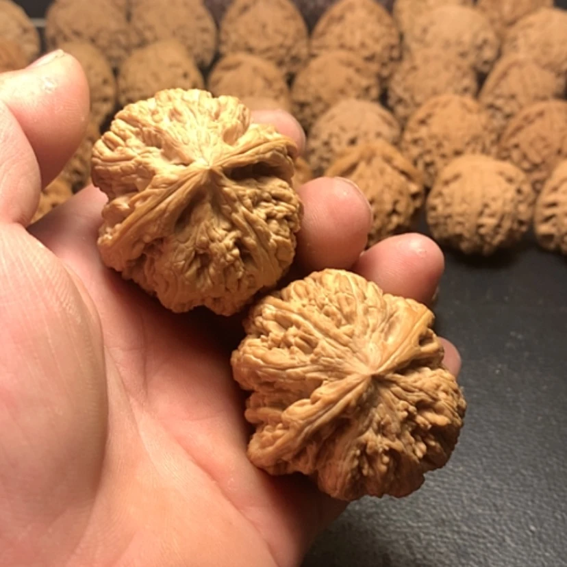 【闪购商品】文玩核桃把件（****）大粗筋