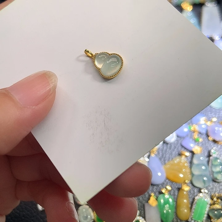 盒***生未镶嵌挂件翡翠1112222