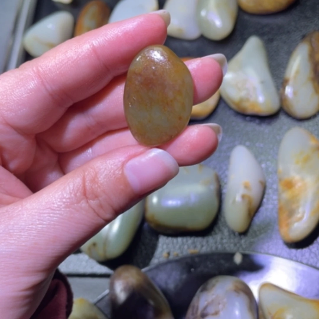 【闪购商品】颈饰未镶嵌和田玉（子料）