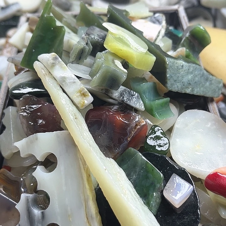 和田玉（糖玉）和田玉边角料9K金镶嵌用****5