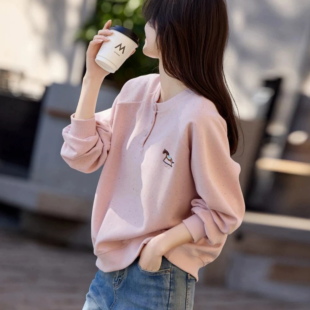 春秋新款圆领套头粉色卫衣女刺绣设计感三粒扣宽松休闲百搭上衣