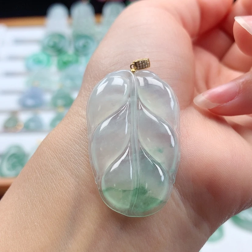 【闪购商品】翡翠吊坠(赠链)18K金镶嵌