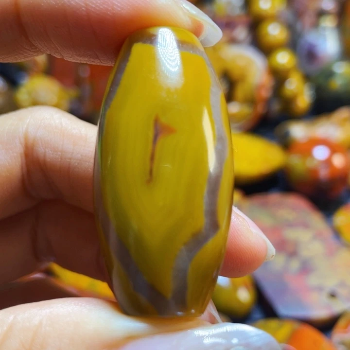 玛瑙/玉髓战国红吊坠未镶嵌