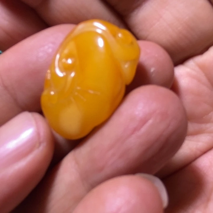 蜜蜡裸石未镶嵌配饰