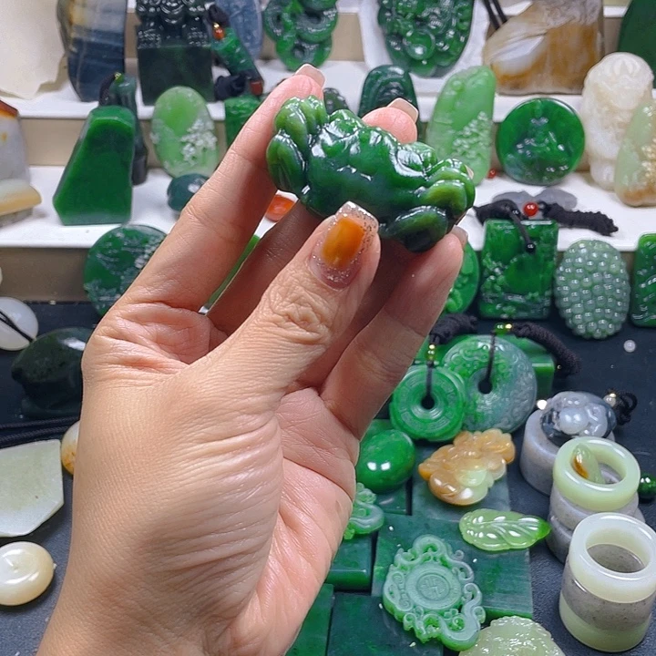 和田玉未镶嵌珠宝半成品