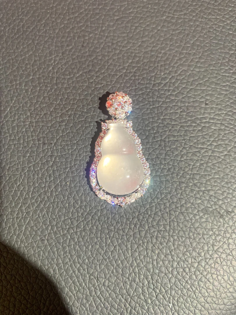 翡翠葫芦镶嵌吊坠（多样发其一）A117