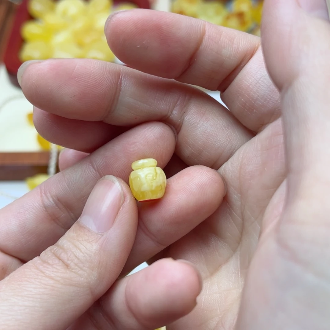 【闪购商品】蜜蜡裸石未镶嵌配饰