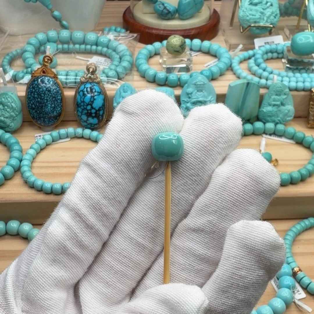 绿松石未镶嵌珠宝奇石