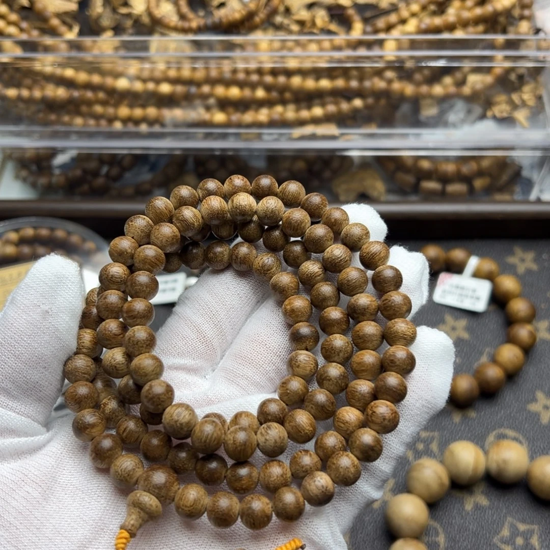 沉香沉香碎屑天然野柬埔寨风化红油老料0.87/23克圆珠多圈