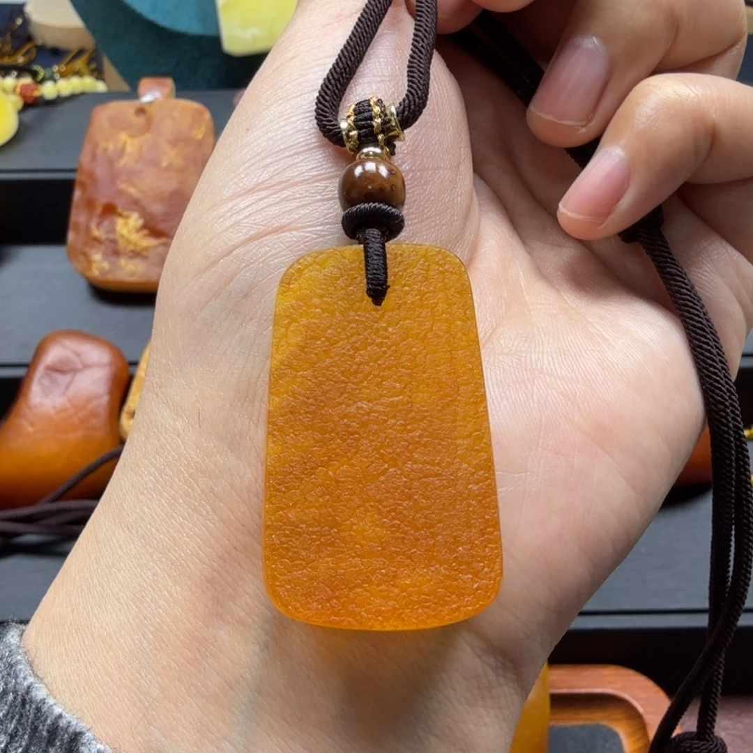 琥珀吊坠(赠链)未镶嵌