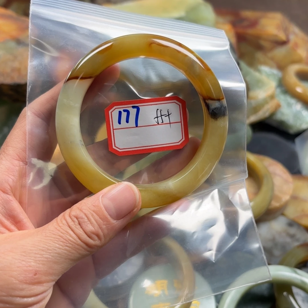 虾***意蛇纹石玉未镶嵌手镯
