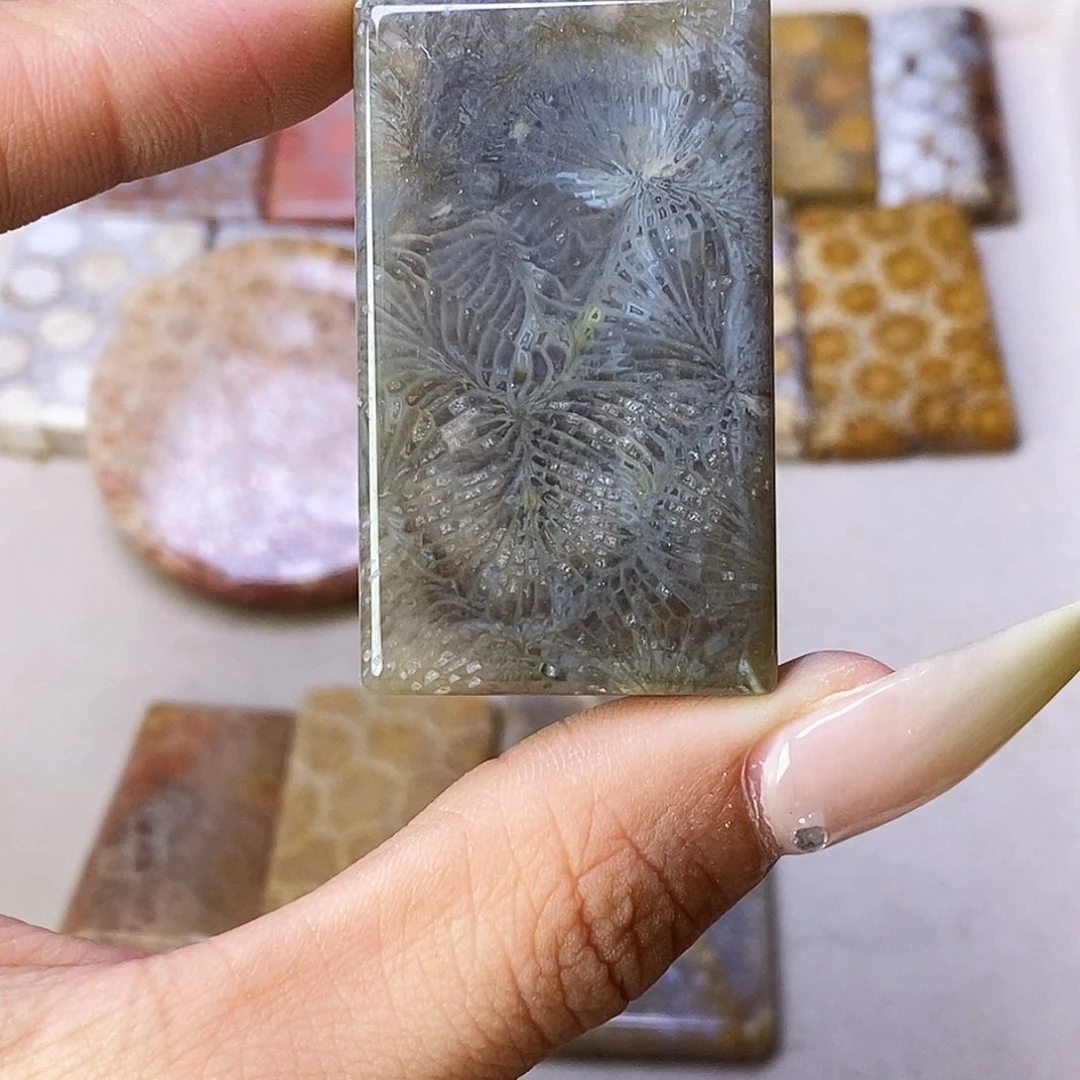 查罗石合金颈饰飓*龙