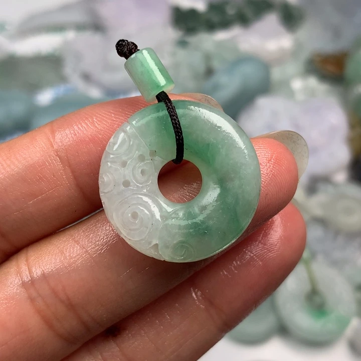 为***分定制翡翠未镶嵌翡翠