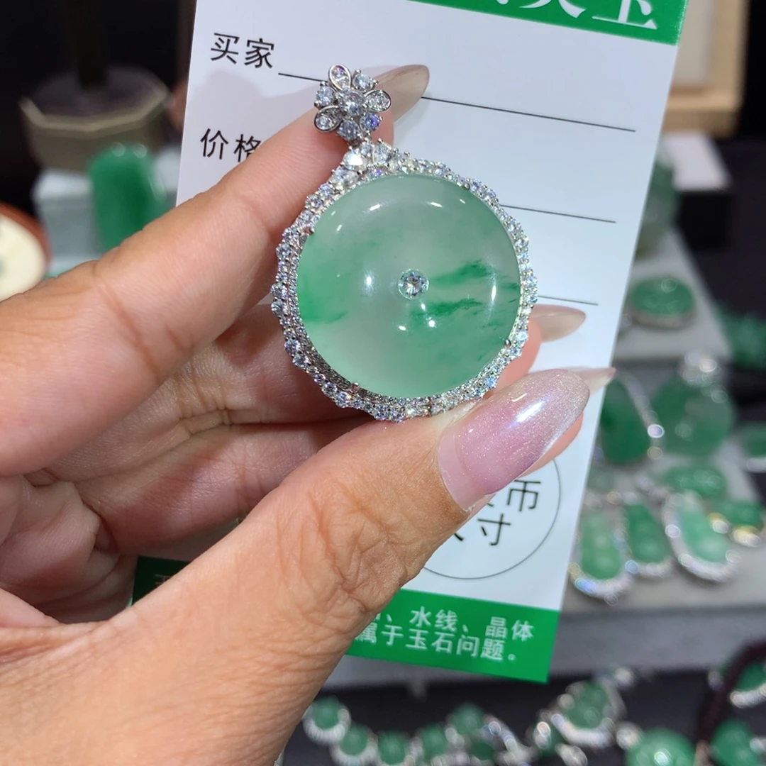 颈饰银S925镶嵌石英质玉（非洲翠）