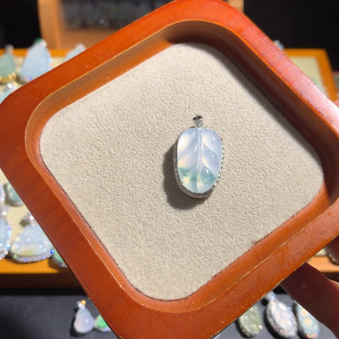 翡翠银S925镶嵌挂件叶子