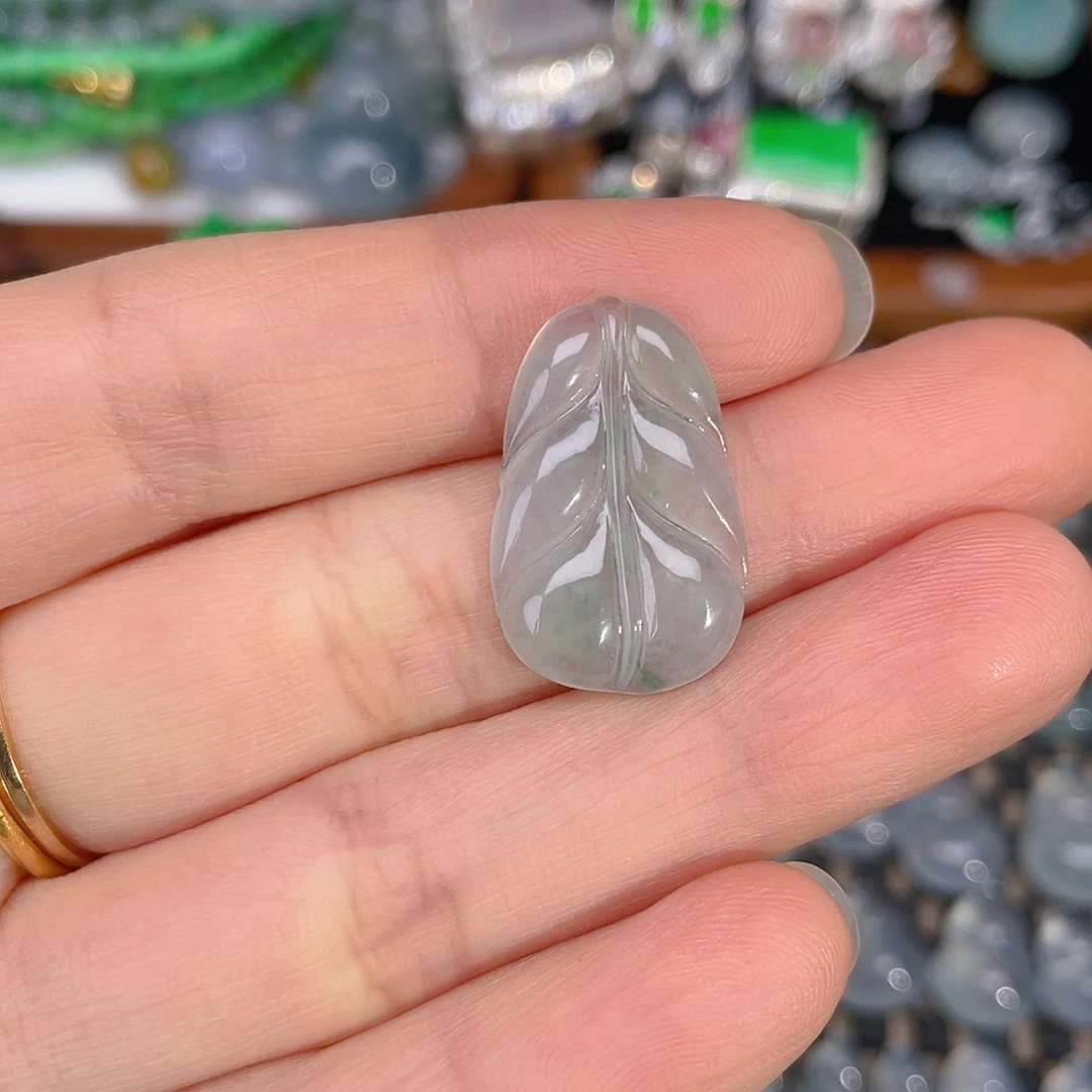 翡翠未镶嵌颈饰天然缅甸A货翡翠
