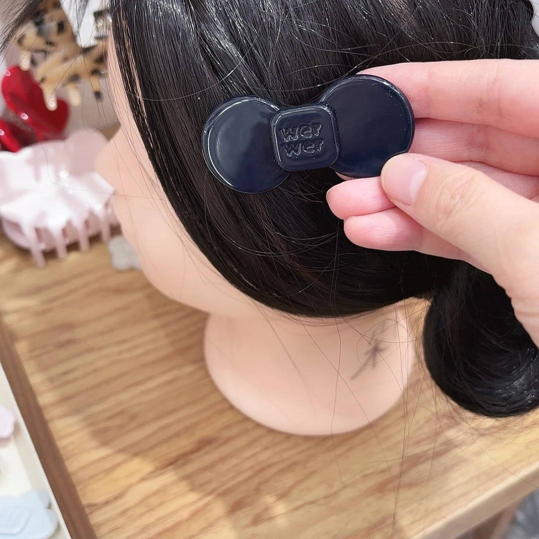 皮质铁合金中号蝴蝶结章蓝色