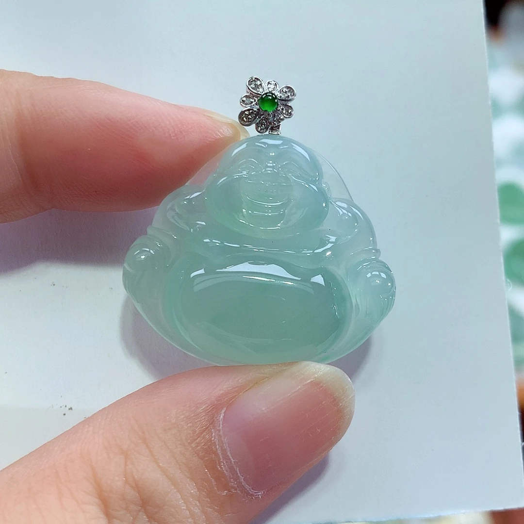 颈饰18K金镶嵌翡翠佛