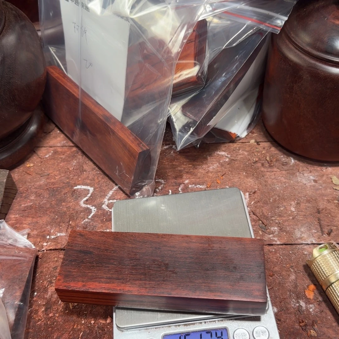 初***8木印度小叶紫檀手把件