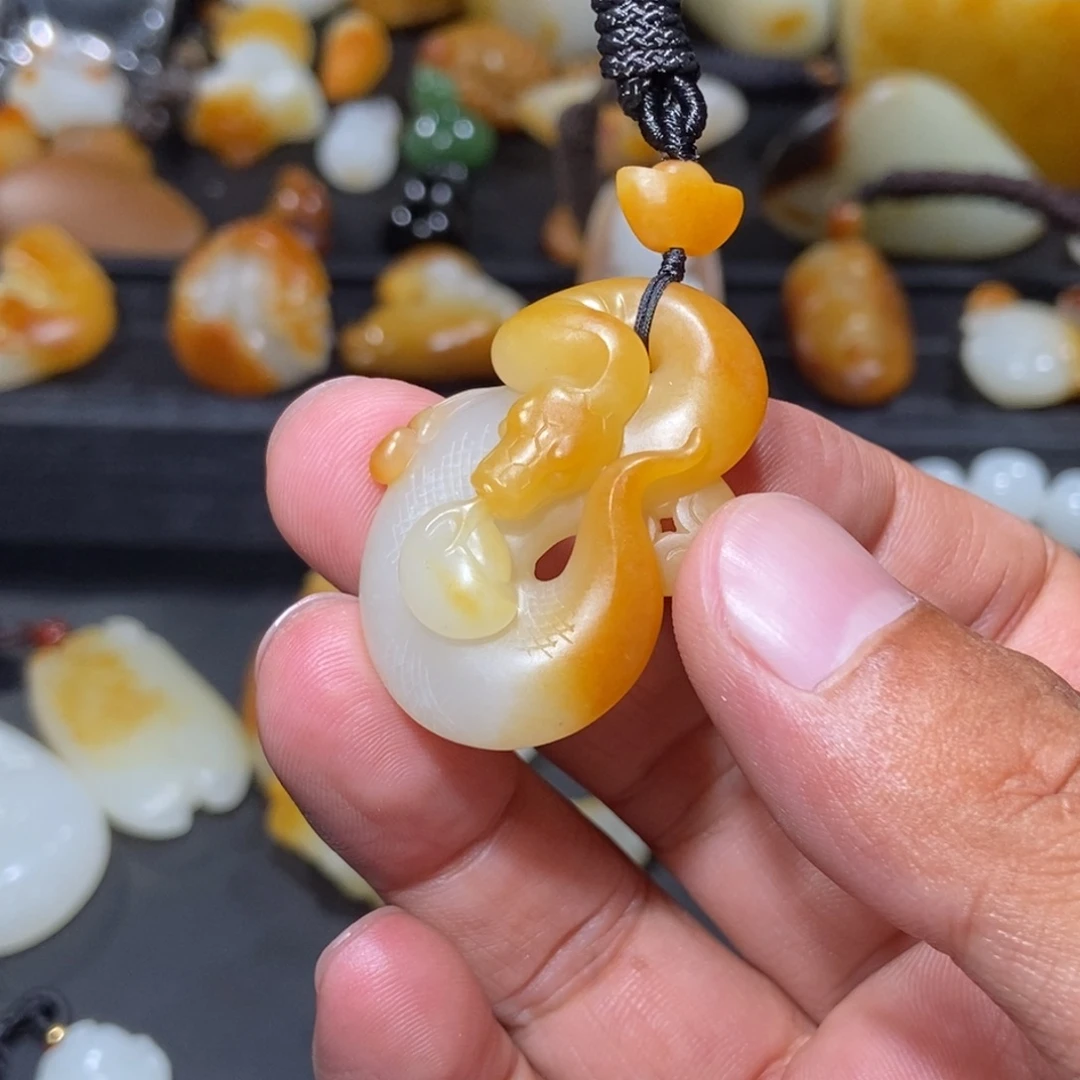 颈饰未镶嵌和田玉