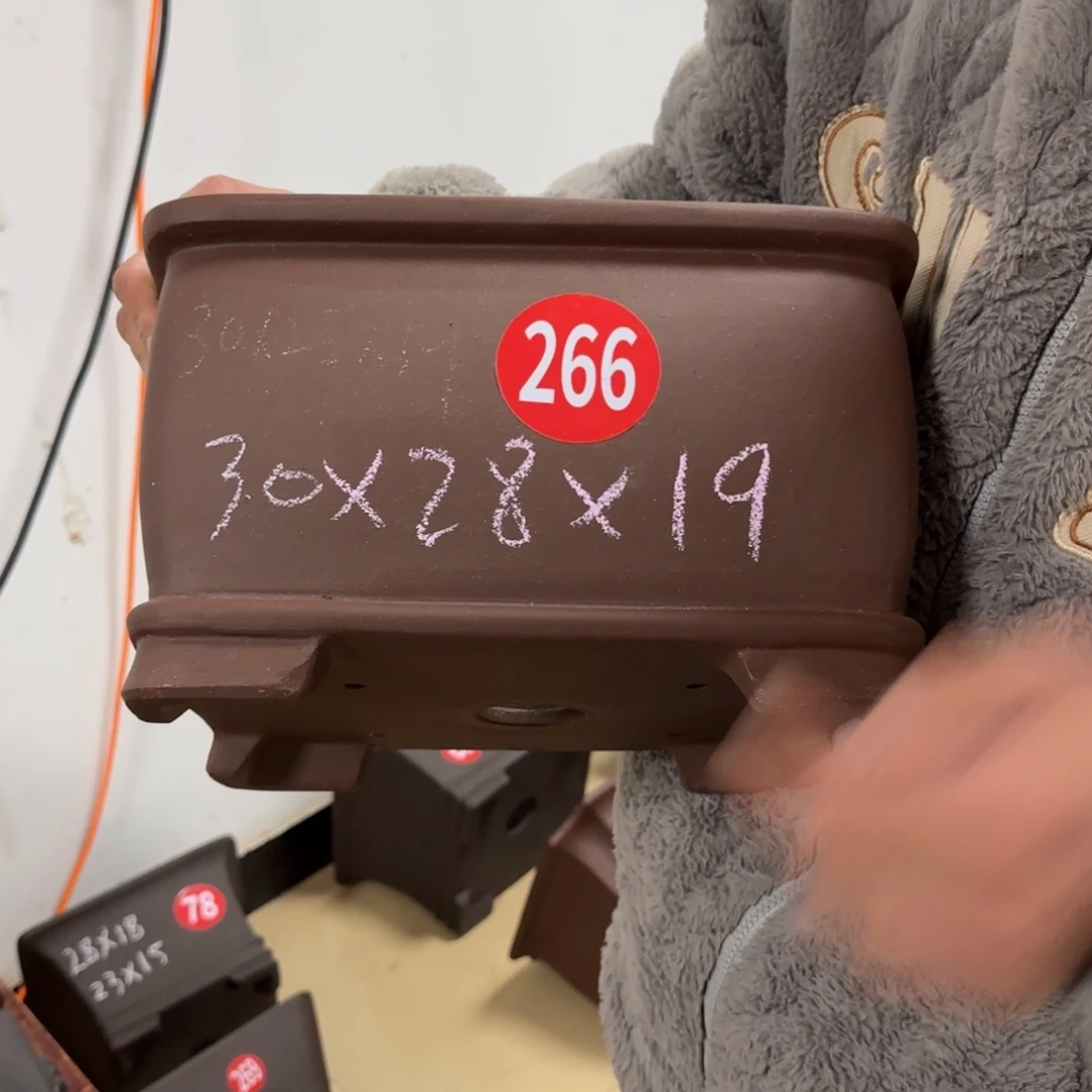 紫砂花盆呜呜呜呜