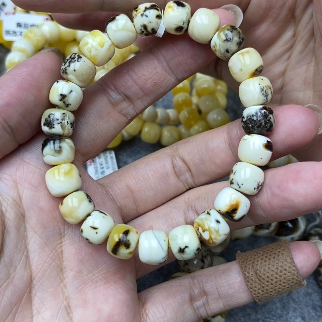 琥珀未镶嵌珠宝奇石20