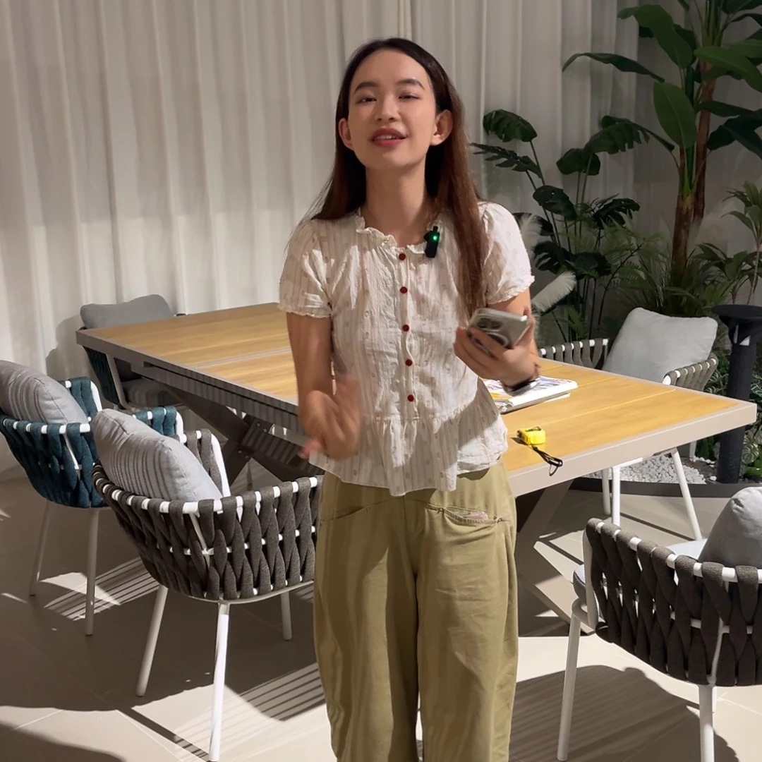 直播间尺寸伸缩桌+米奇椅x6
