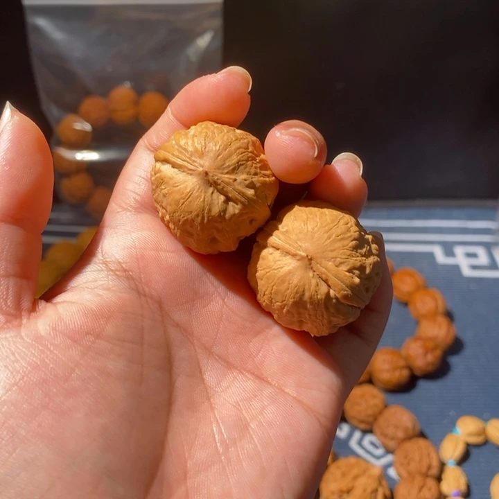 手串文玩核桃……54