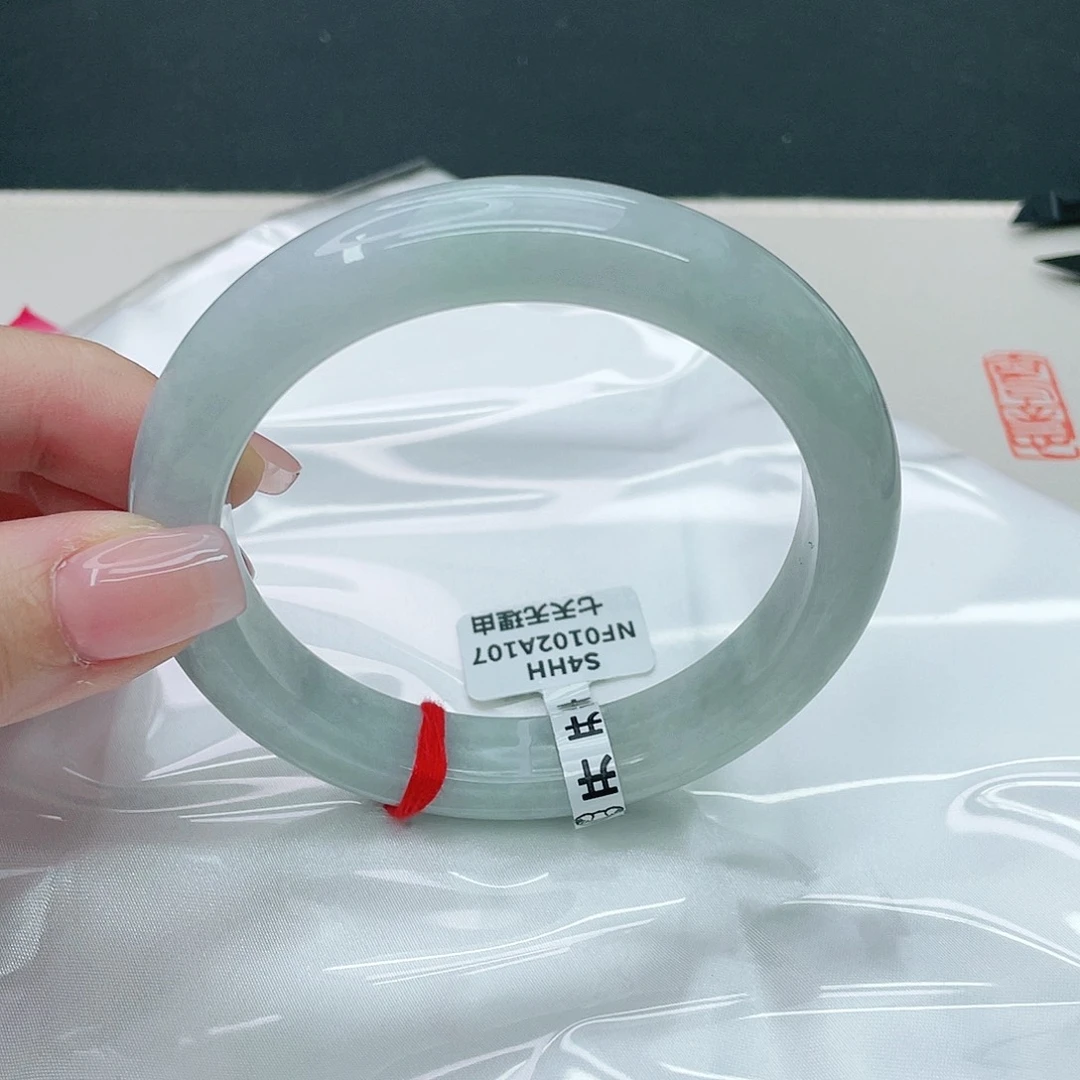 翡翠手镯未镶嵌正62.3