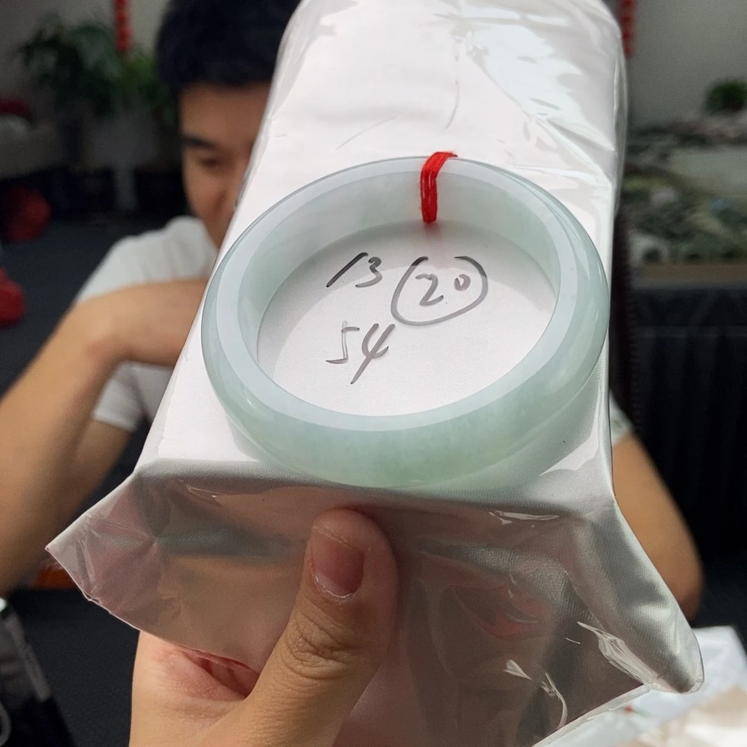 翡翠手镯未镶嵌拍一发一