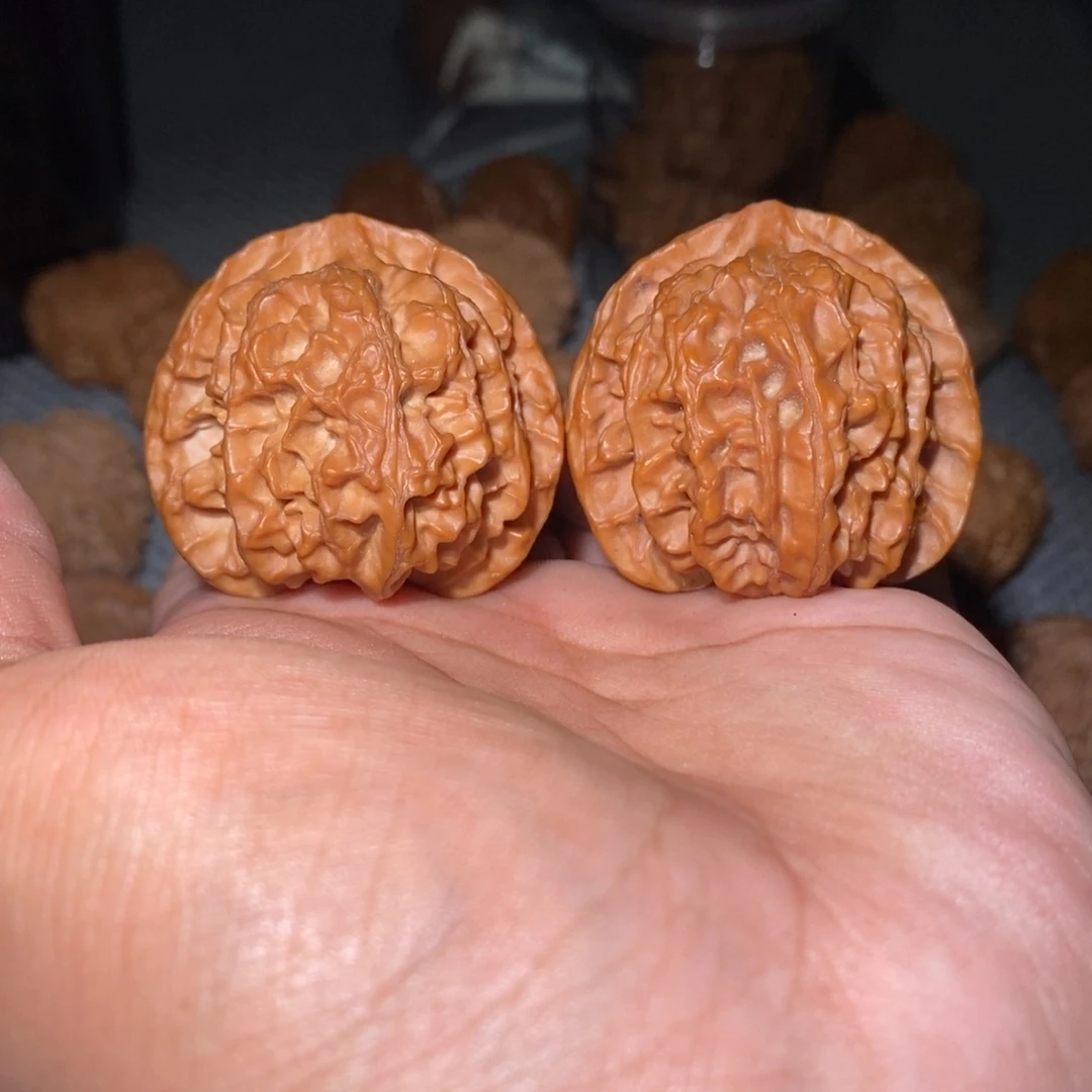 ****斯桃核吊坠42尺苹果