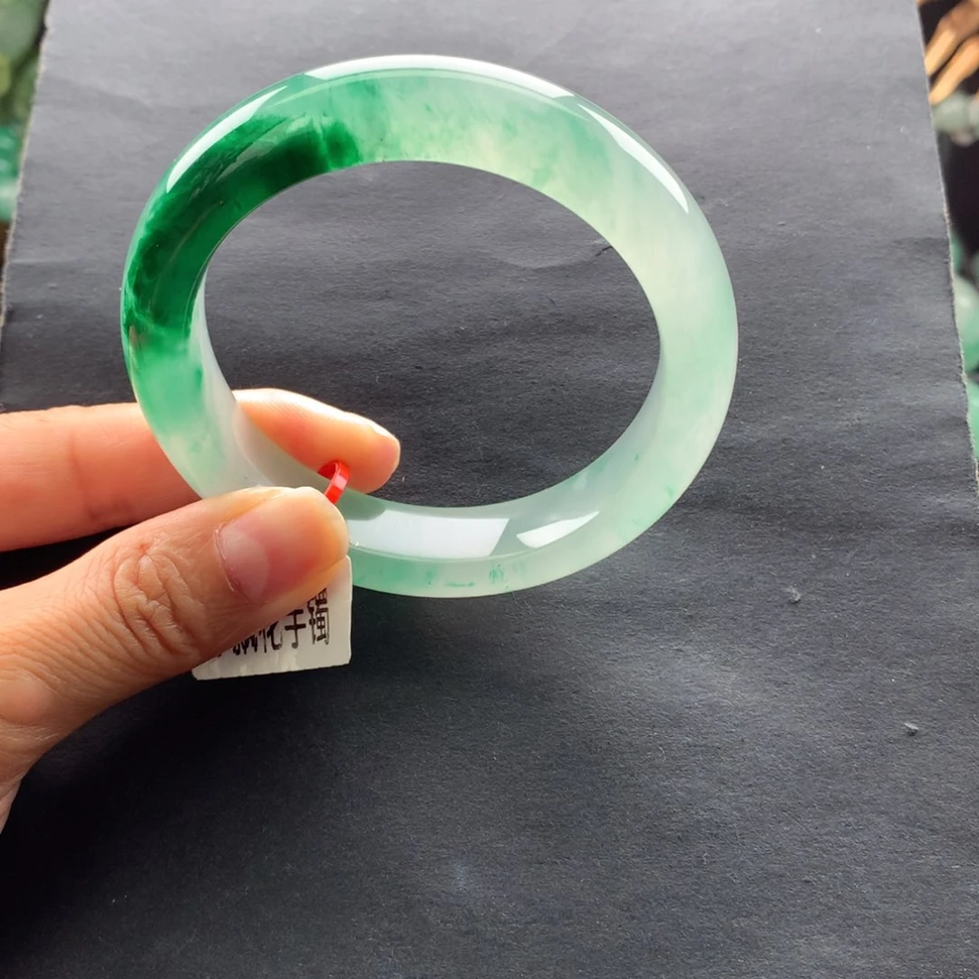 【闪购商品】石英质玉手镯未镶嵌圆***肉