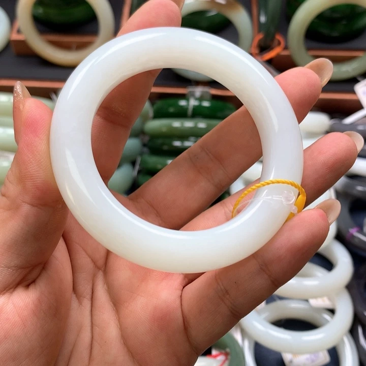 【闪购商品】未镶嵌手镯和田玉