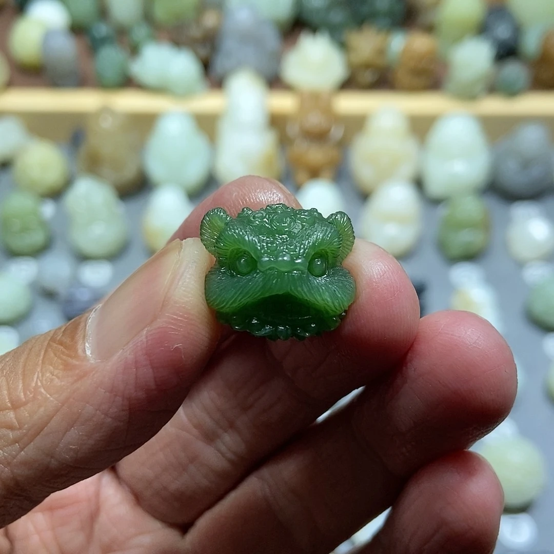 偶***然和田玉未镶嵌颈饰定制