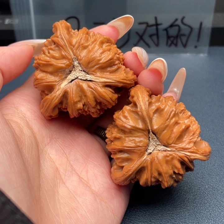 光***强文玩核桃吊坠白狮子