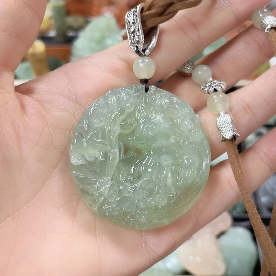 蛇纹石玉颈饰未镶嵌