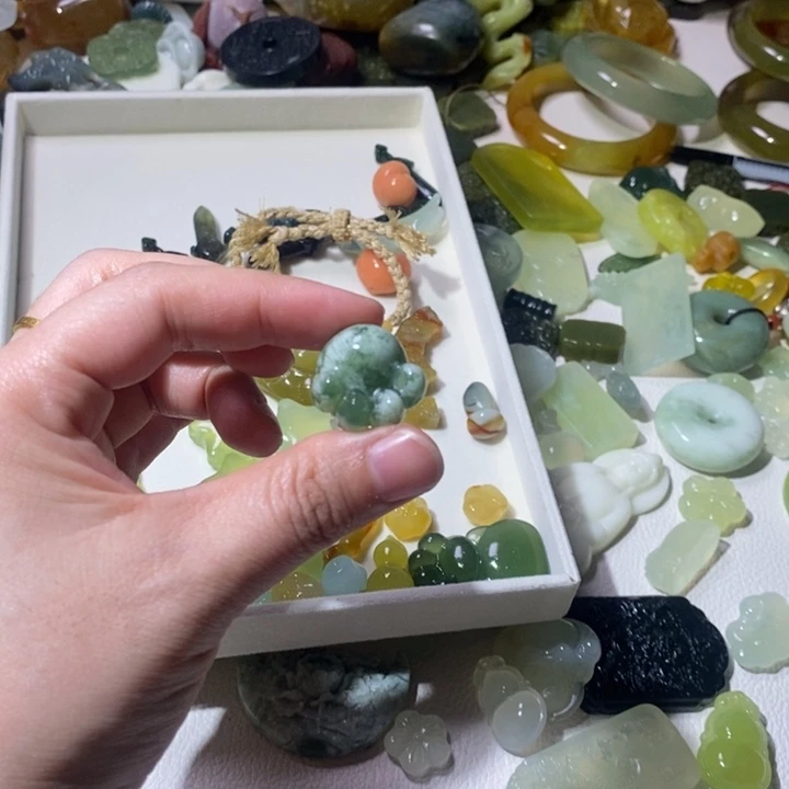 蛇纹石玉合金颈饰