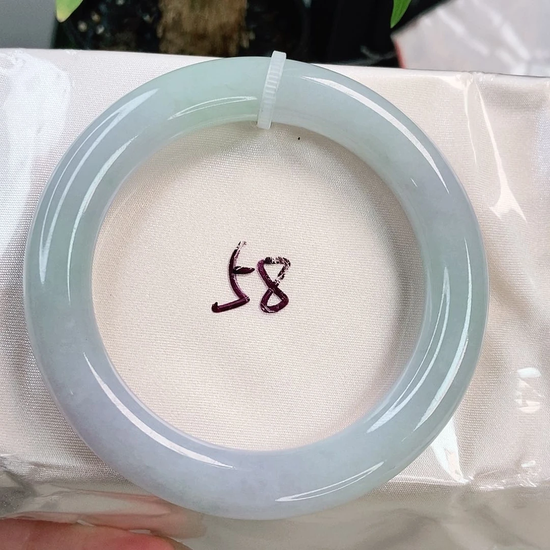 翡翠手镯未镶嵌胖圆条仙气镯