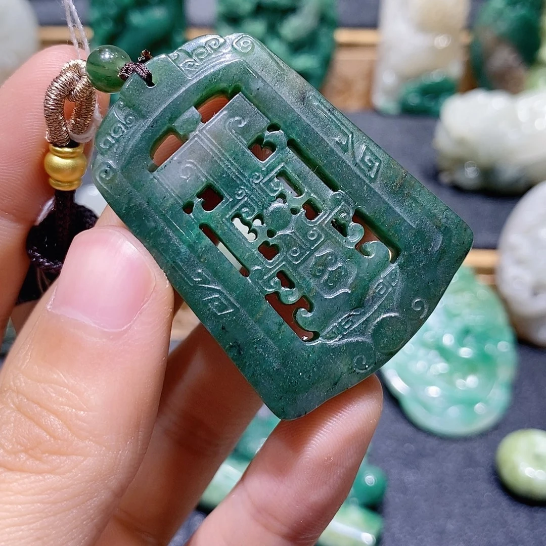 独山玉未镶嵌吊坠