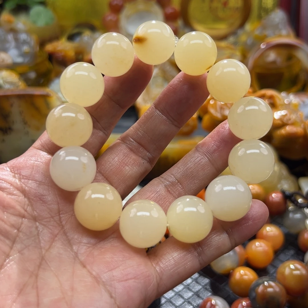 石英质玉未镶嵌颈饰
