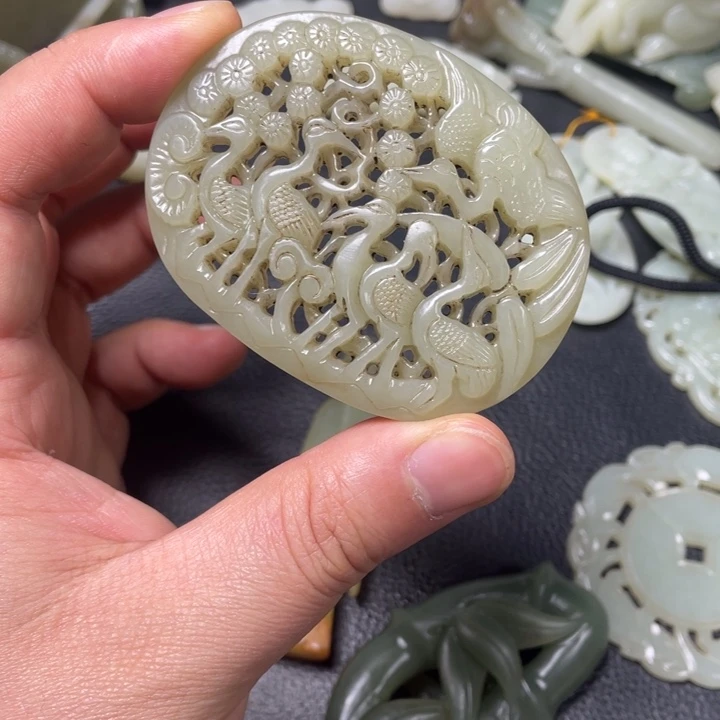 和田玉未镶嵌颈饰