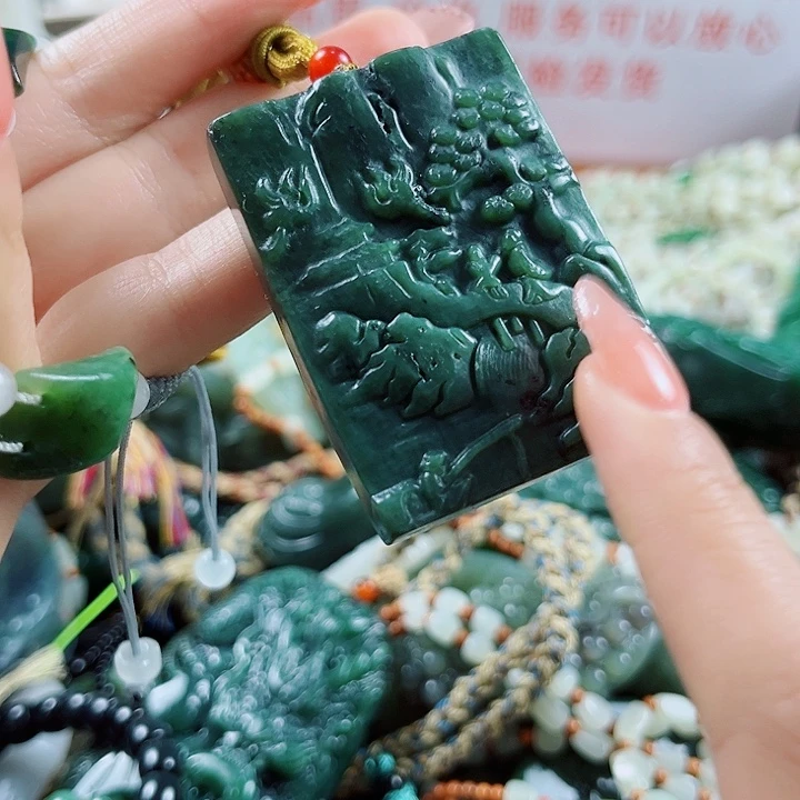 和田玉未镶嵌颈饰