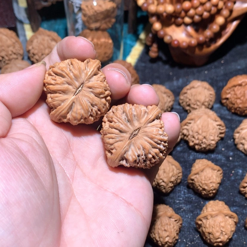 【闪购商品】文玩核桃把件孔*呀南疆石
