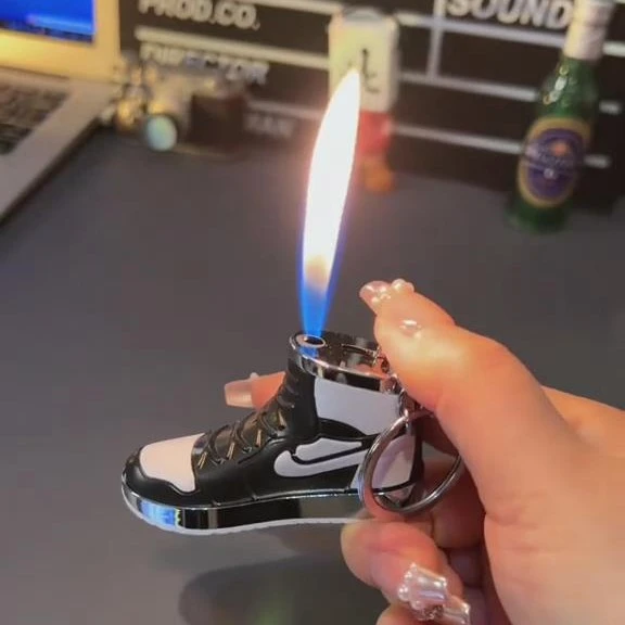 (小火火机）迷你篮球鞋造型明火可打火机钥匙扣迷你个性创新