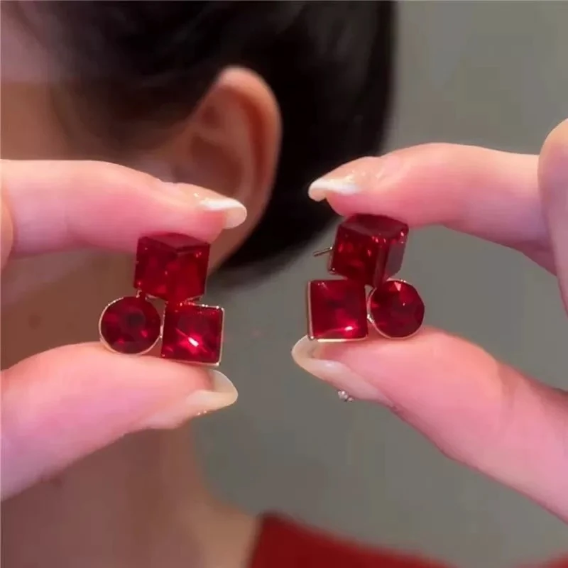 铜合金红色轻奢高级感气质耳饰A068