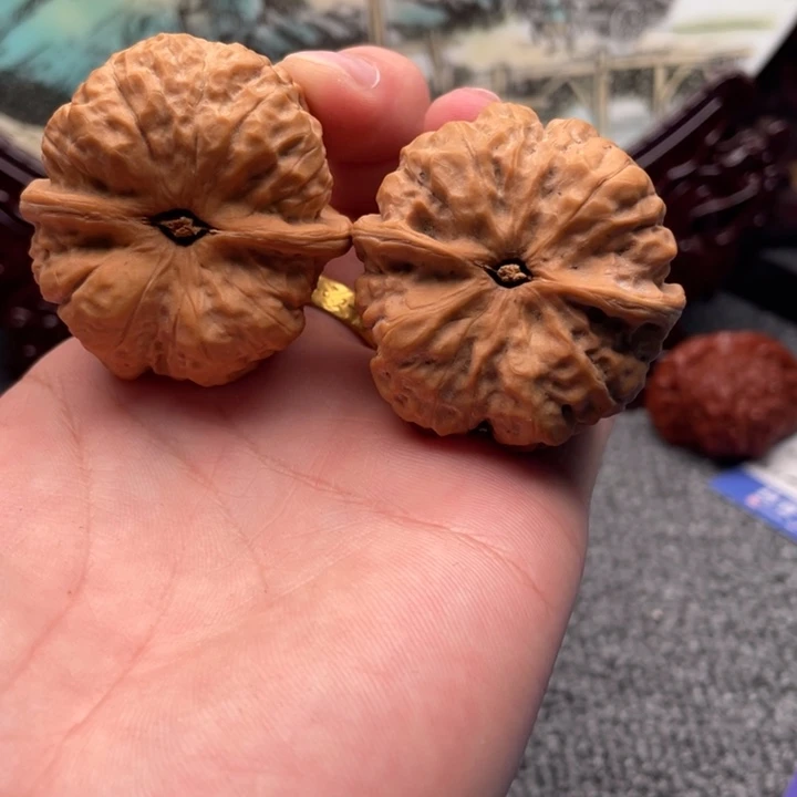 蔚****核桃蛤蟆头文玩C28