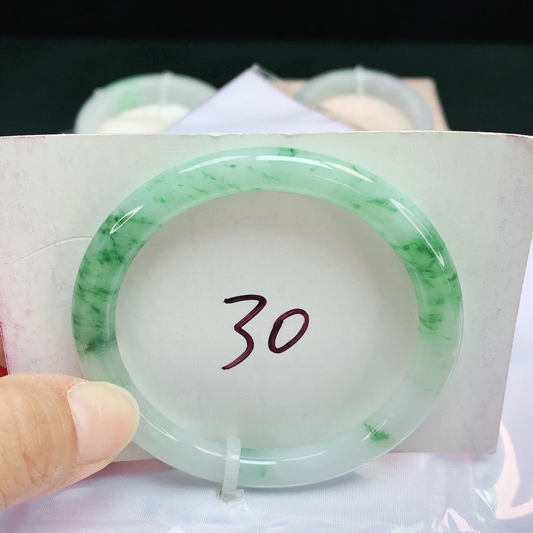 翡翠未镶嵌手镯圆条52