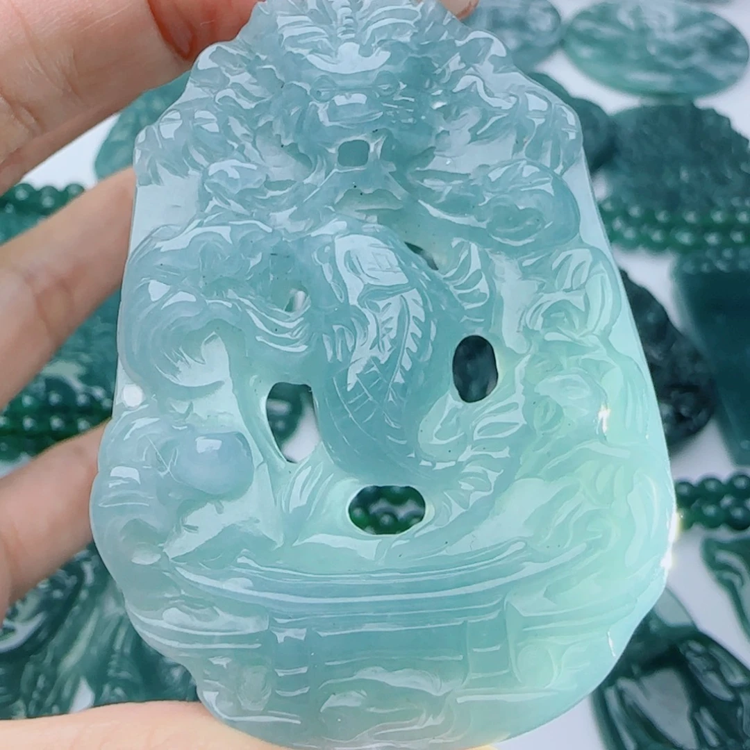 颈饰未镶嵌翡翠多样性发货天然的A货翡翠